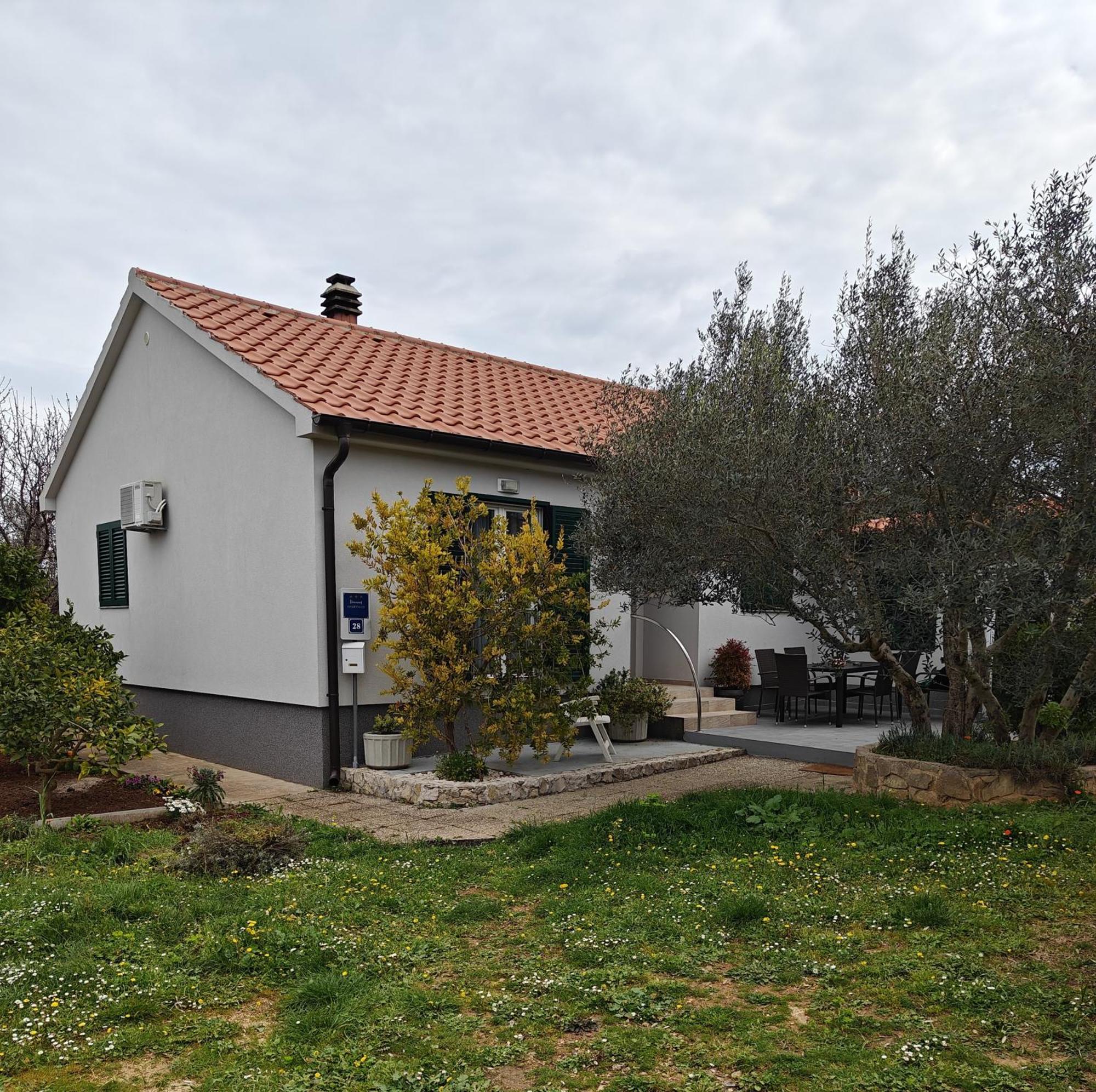 La Donna Pavica Apartment Pasman
